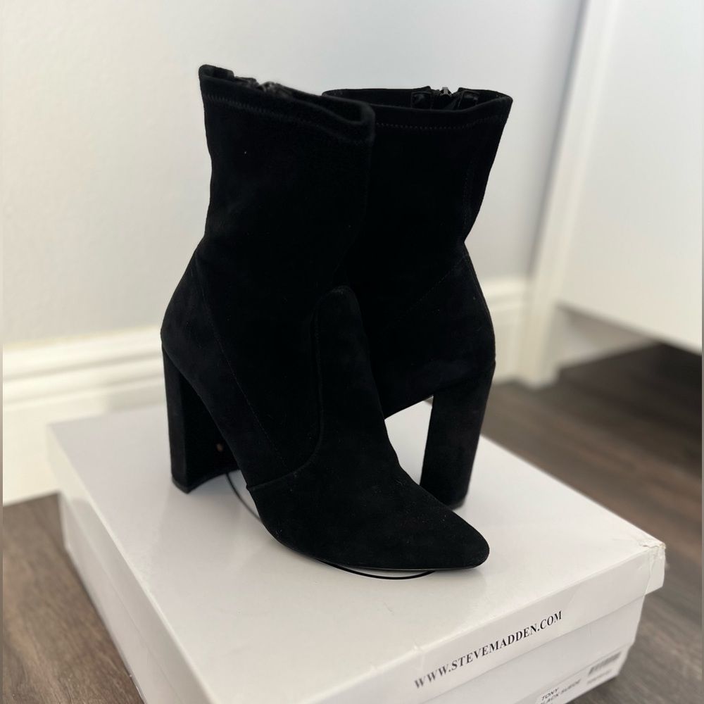 Steve Madden Tony Black Suede Boot